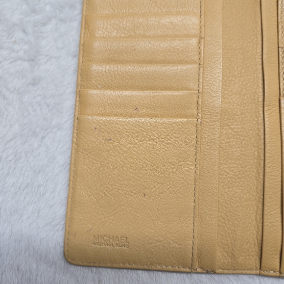 Michael kors vintage leather wallet - Picture 11 of 12